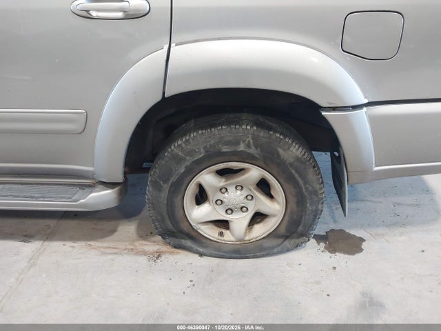 Продаж на аукціоні авто 2002 Toyota Sequoia Sr5 V8, vin: 5TDZT34A42S131712, номер лоту: 46390047