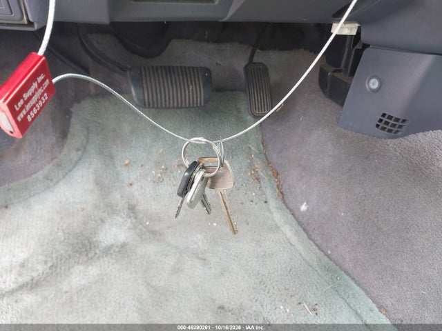 46390261 :رقم المزاد ، 5TBRT341XYS032930 vin ، 2000 Toyota Tundra Sr5 V8 مزاد بيع