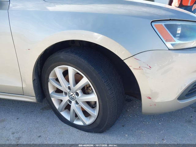 2014 Volkswagen Jetta 1.8t Se მანქანა იყიდება აუქციონზე, vin: 3VWD07AJ1EM268266, აუქციონის ნომერი: 46390395