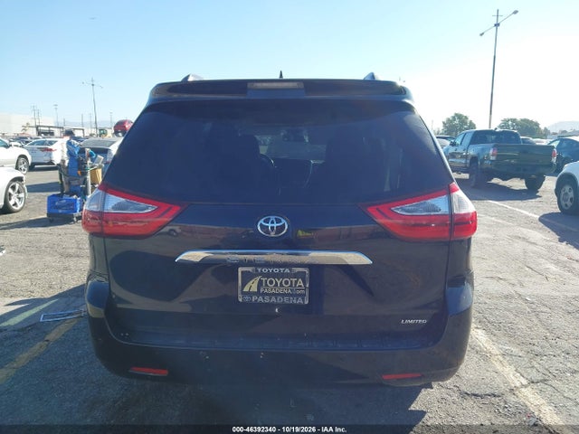 46392340 :رقم المزاد ، 5TDYZ3DC0HS853358 vin ، 2017 Toyota Sienna Limited 7 Passenger مزاد بيع