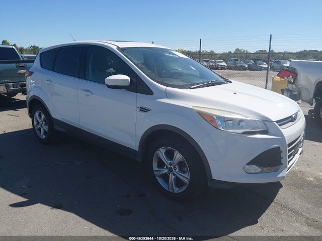 46393644 :رقم المزاد ، 1FMCU0G96FUA93030 vin ، 2015 Ford Escape Se مزاد بيع