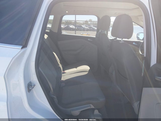 Продажа на аукционе авто 2015 Ford Escape Se, vin: 1FMCU0G96FUA93030, номер лота: 46393644