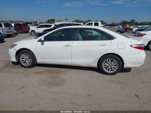 46393654 :رقم المزاد ، 4T4BF1FK9GR528498 vin ، 2016 Toyota Camry Le مزاد بيع