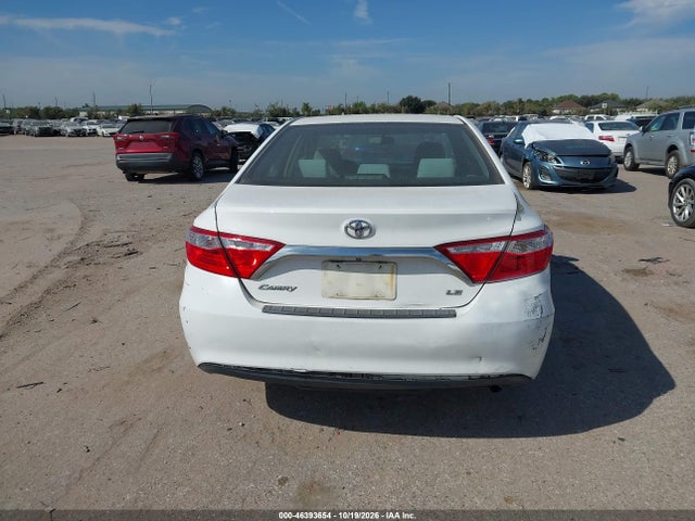 46393654 :رقم المزاد ، 4T4BF1FK9GR528498 vin ، 2016 Toyota Camry Le مزاد بيع