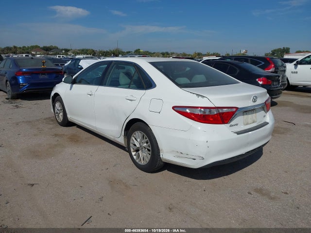 46393654 :رقم المزاد ، 4T4BF1FK9GR528498 vin ، 2016 Toyota Camry Le مزاد بيع
