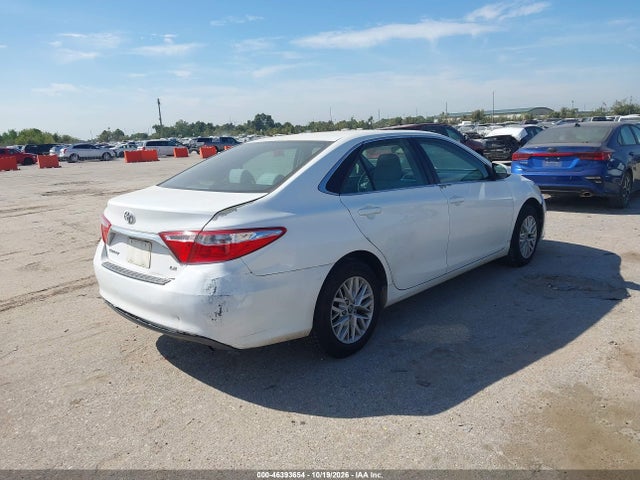 46393654 :رقم المزاد ، 4T4BF1FK9GR528498 vin ، 2016 Toyota Camry Le مزاد بيع