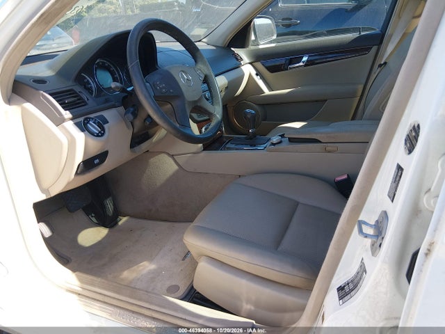 46394058 :رقم المزاد ، WDDGF54X79R050703 vin ، 2009 Mercedes-benz C 300 Luxury مزاد بيع