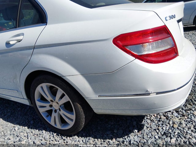 46394058 :رقم المزاد ، WDDGF54X79R050703 vin ، 2009 Mercedes-benz C 300 Luxury مزاد بيع