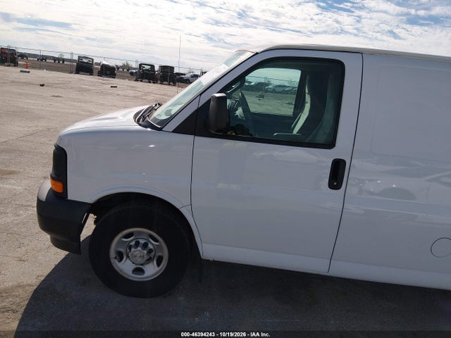 46394243 :رقم المزاد ، 1GCWGAFF7H1187928 vin ، 2017 Chevrolet Express 2500 Work Van مزاد بيع