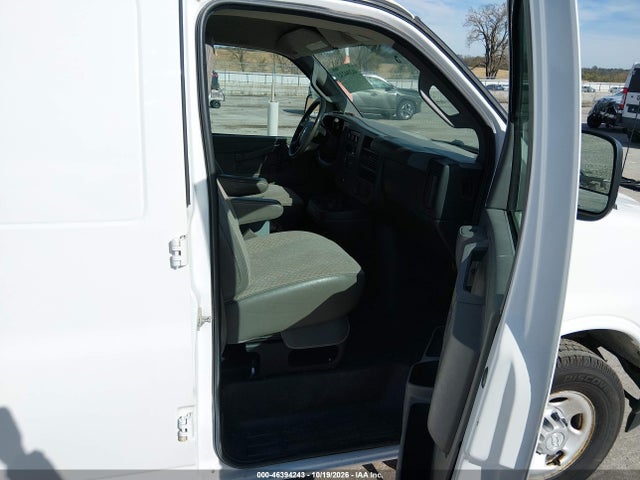 46394243 :رقم المزاد ، 1GCWGAFF7H1187928 vin ، 2017 Chevrolet Express 2500 Work Van مزاد بيع