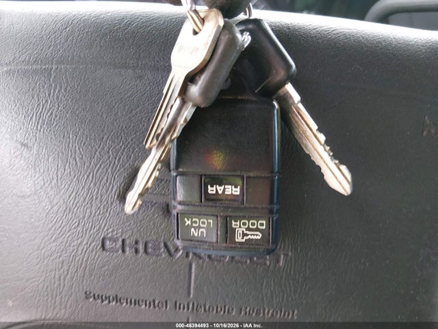 Продажа на аукционе авто 1996 Chevrolet G10, vin: 1GBFG15R6T1017245, номер лота: 46394493