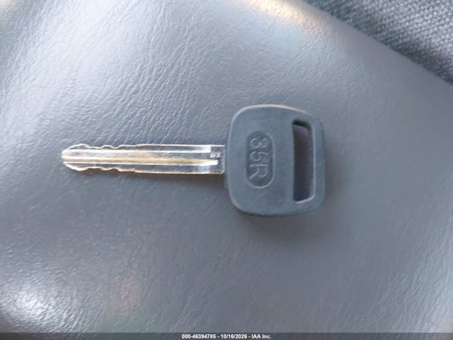 46394785 :رقم المزاد ، 4T1SK12E7NU138356 vin ، 1992 Toyota Camry Le مزاد بيع