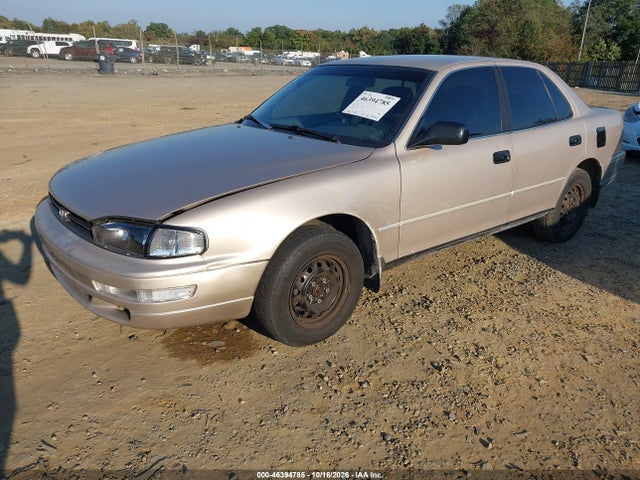 46394785 :رقم المزاد ، 4T1SK12E7NU138356 vin ، 1992 Toyota Camry Le مزاد بيع