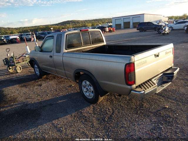 46395309 :رقم المزاد ، 1N6DD26S4YC320133 vin ، 2000 Nissan Frontier Xe مزاد بيع