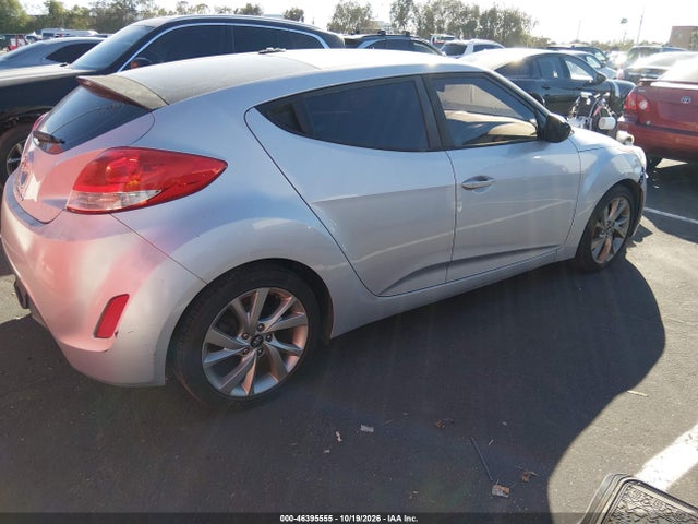 KMHTC6ADXHU308091 Hyundai Veloster