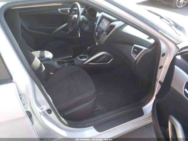 KMHTC6ADXHU308091 Hyundai Veloster