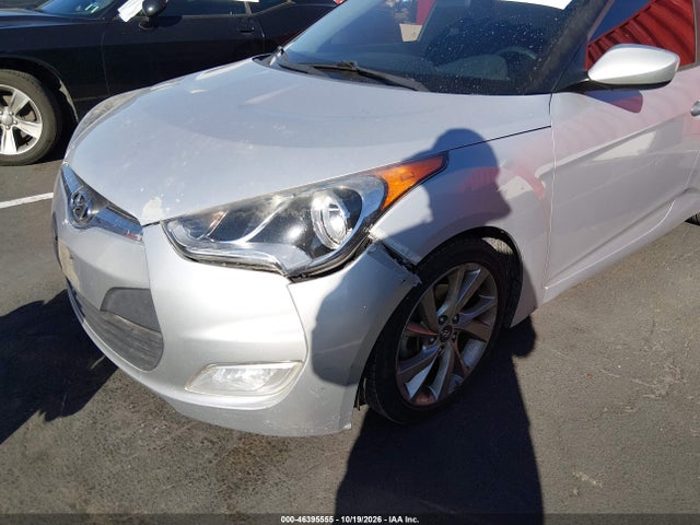 KMHTC6ADXHU308091 Hyundai Veloster