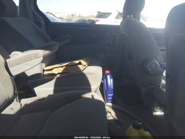 Auction sale of the 2004 Toyota Sienna Le, vin: 5TDZA23C64S213060, lot number: 46395754