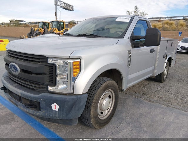 46395895 :رقم المزاد ، 1FDBF2A61HEE09821 vin ، 2017 Ford F-250 Xl مزاد بيع