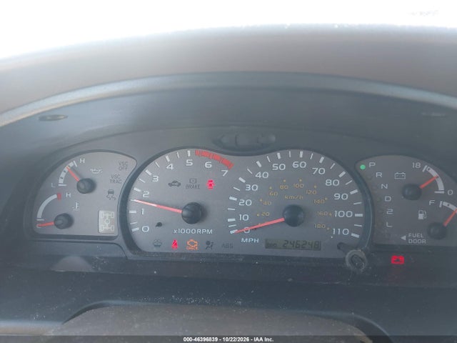 46396839 :رقم المزاد ، 5TDBT44AX2S108572 vin ، 2002 Toyota Sequoia Sr5 V8 مزاد بيع
