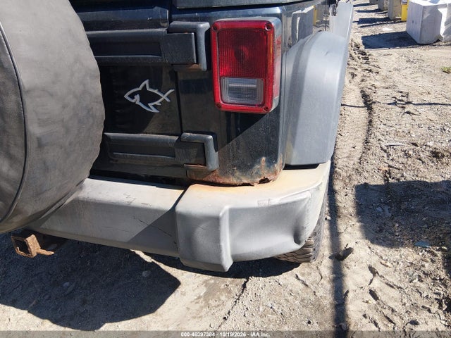 2007 Jeep Wrangler Unlimited Rubicon მანქანა იყიდება აუქციონზე, vin: 1J8GA69127L112729, აუქციონის ნომერი: 46397384