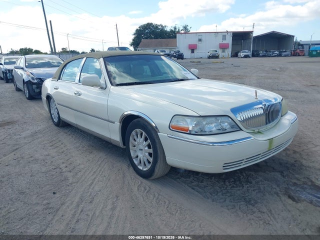 Продажа на аукционе авто 2007 Lincoln Town Car Signature, vin: 1LNHM81V37Y635205, номер лота: 46397691