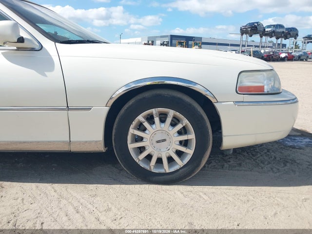 Продажа на аукционе авто 2007 Lincoln Town Car Signature, vin: 1LNHM81V37Y635205, номер лота: 46397691