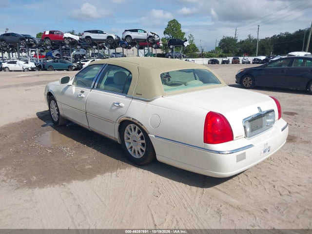 Продажа на аукционе авто 2007 Lincoln Town Car Signature, vin: 1LNHM81V37Y635205, номер лота: 46397691