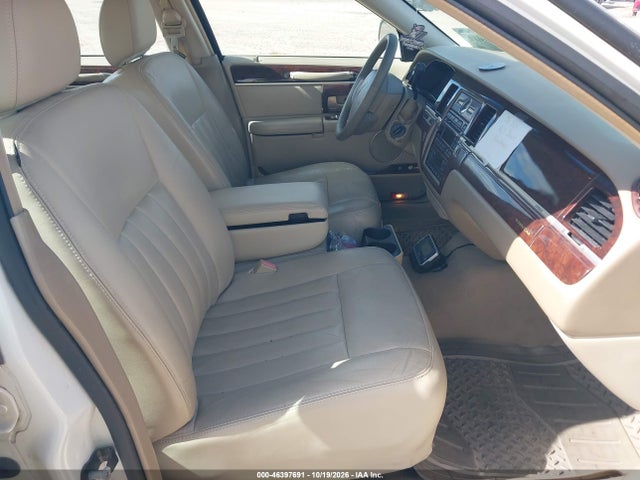 Продажа на аукционе авто 2007 Lincoln Town Car Signature, vin: 1LNHM81V37Y635205, номер лота: 46397691