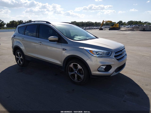 2017 Ford Escape Se მანქანა იყიდება აუქციონზე, vin: 1FMCU0GD5HUE13011, აუქციონის ნომერი: 46398223