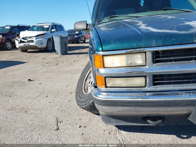 1999 Chevrolet Tahoe Ls მანქანა იყიდება აუქციონზე, vin: 1GNEK13R8XJ308206, აუქციონის ნომერი: 46398335