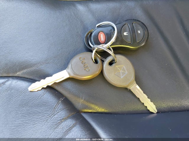 2000 Jeep Grand Cherokee Laredo მანქანა იყიდება აუქციონზე, vin: 1J4GW48S0YC358830, აუქციონის ნომერი: 46398933