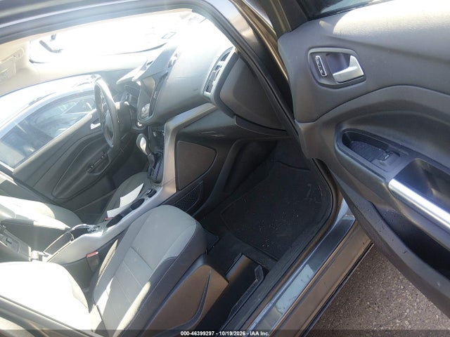 46399297 :رقم المزاد ، 1FMCU0GX4FUB61047 vin ، 2015 Ford Escape Se مزاد بيع