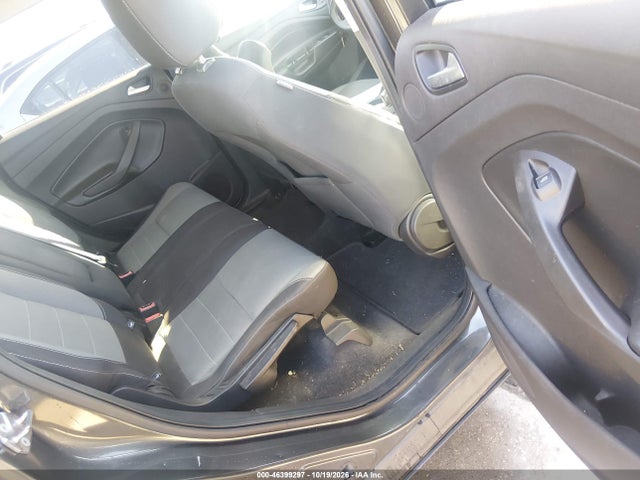 46399297 :رقم المزاد ، 1FMCU0GX4FUB61047 vin ، 2015 Ford Escape Se مزاد بيع
