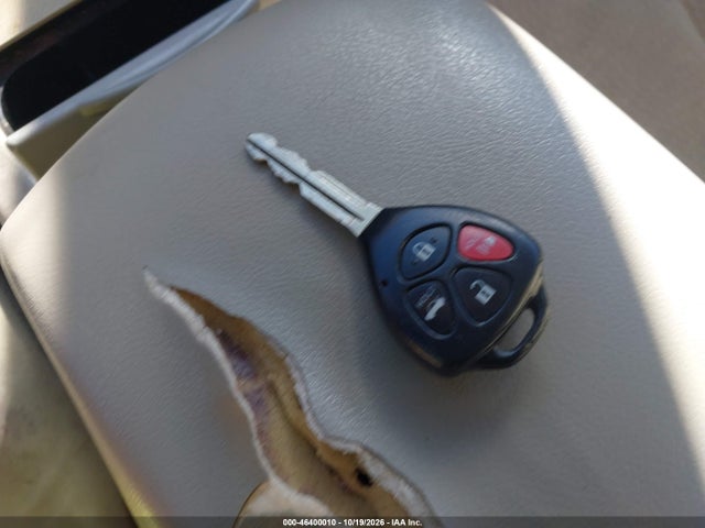 46400010 :رقم المزاد ، 4T4BF3EK2AR010950 vin ، 2010 Toyota Camry Le مزاد بيع