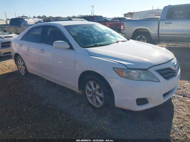 46400079 :رقم المزاد ، 4T1BF3EKXBU738916 vin ، 2011 Toyota Camry Le مزاد بيع