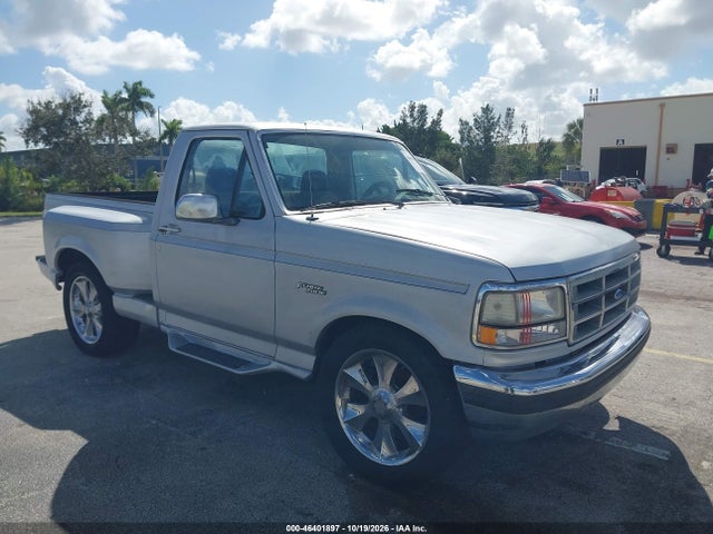 46401897 :رقم المزاد ، 1FTCF15N6NKA93950 vin ، 1992 Ford F150 مزاد بيع