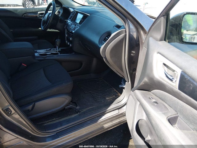 46401996 :رقم المزاد ، 5N1DR2MN9HC903102 vin ، 2017 Nissan Pathfinder S مزاد بيع
