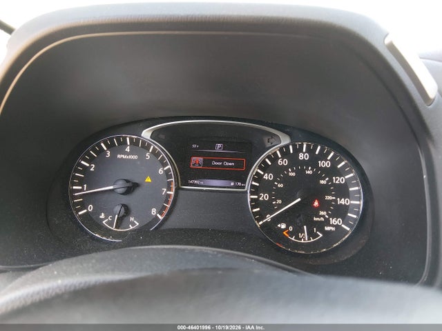 46401996 :رقم المزاد ، 5N1DR2MN9HC903102 vin ، 2017 Nissan Pathfinder S مزاد بيع