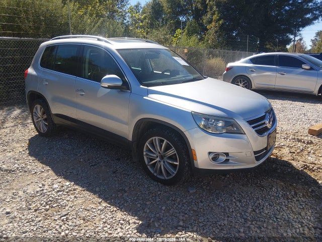 2011 Volkswagen Tiguan Sel მანქანა იყიდება აუქციონზე, vin: WVGBV7AXXBW554625, აუქციონის ნომერი: 46403064