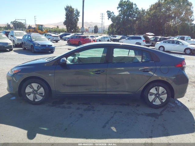 2020 Hyundai Ioniq Hybrid Blue მანქანა იყიდება აუქციონზე, vin: KMHC65LC0LU220178, აუქციონის ნომერი: 46403201