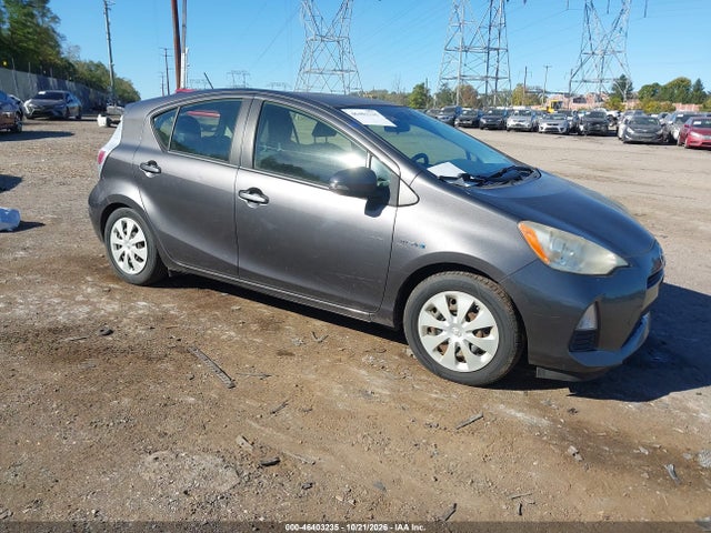 46403235 :رقم المزاد ، JTDKDTB32C1506823 vin ، 2012 Toyota Prius C Two مزاد بيع
