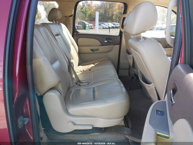 46403415 :رقم المزاد ، 1GNUKJE38AR210922 vin ، 2010 Chevrolet Suburban 1500 Lt1 مزاد بيع