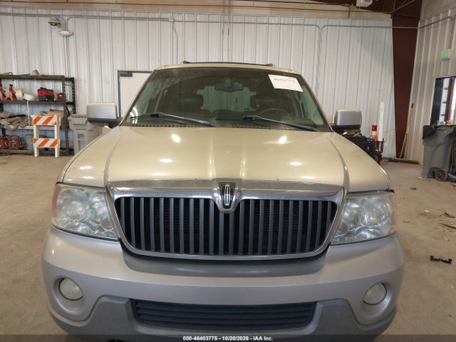 Продажа на аукционе авто 2003 Lincoln Navigator, vin: 5LMFU28R63LJ22306, номер лота: 46403775