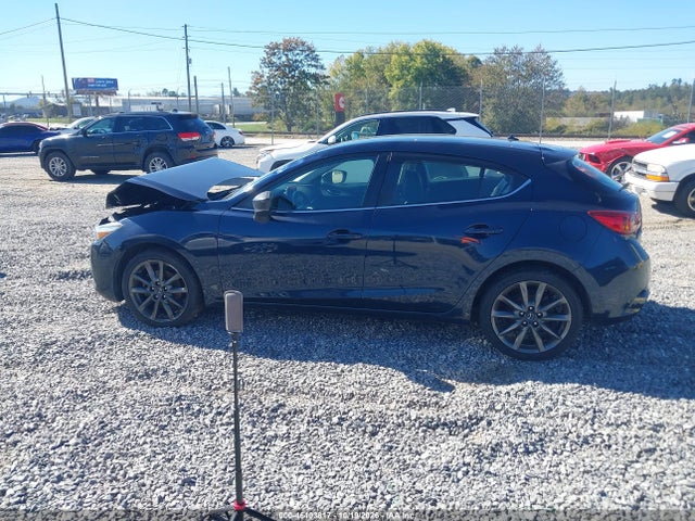Продаж на аукціоні авто 2018 Mazda Mazda3 Touring, vin: 3MZBN1L35JM212992, номер лоту: 46403817