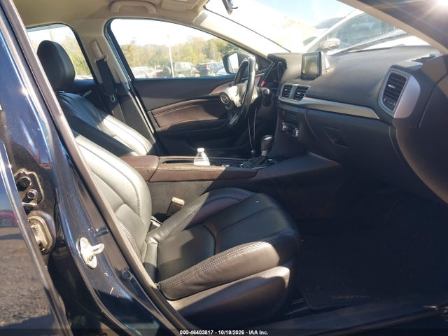 Продаж на аукціоні авто 2018 Mazda Mazda3 Touring, vin: 3MZBN1L35JM212992, номер лоту: 46403817
