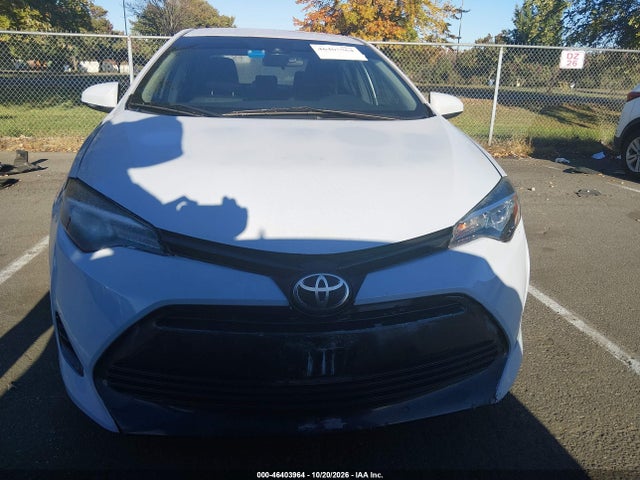 46403964 :رقم المزاد ، 2T1BURHEXJC123569 vin ، 2018 Toyota Corolla Le مزاد بيع