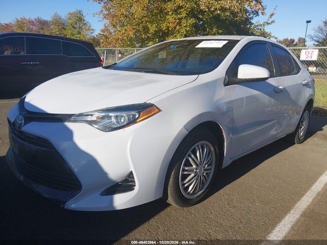 46403964 :رقم المزاد ، 2T1BURHEXJC123569 vin ، 2018 Toyota Corolla Le مزاد بيع