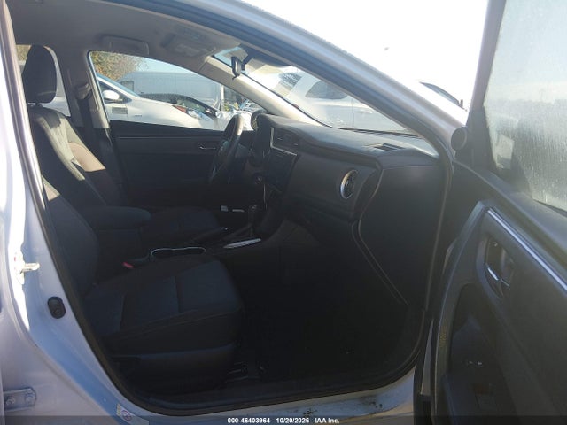 46403964 :رقم المزاد ، 2T1BURHEXJC123569 vin ، 2018 Toyota Corolla Le مزاد بيع