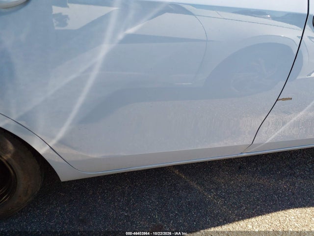 46403964 :رقم المزاد ، 2T1BURHEXJC123569 vin ، 2018 Toyota Corolla Le مزاد بيع